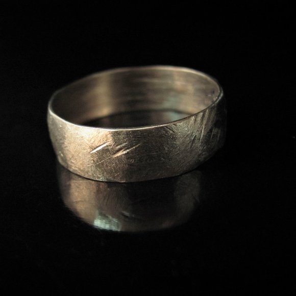 Wedding ring for men. 14k solid white gold ring. - Picture 10 of 12